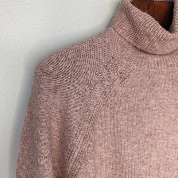 Vince Camuto Women's Soft Pink Turtleneck Sweater Size Small - Picture 4 of 7
